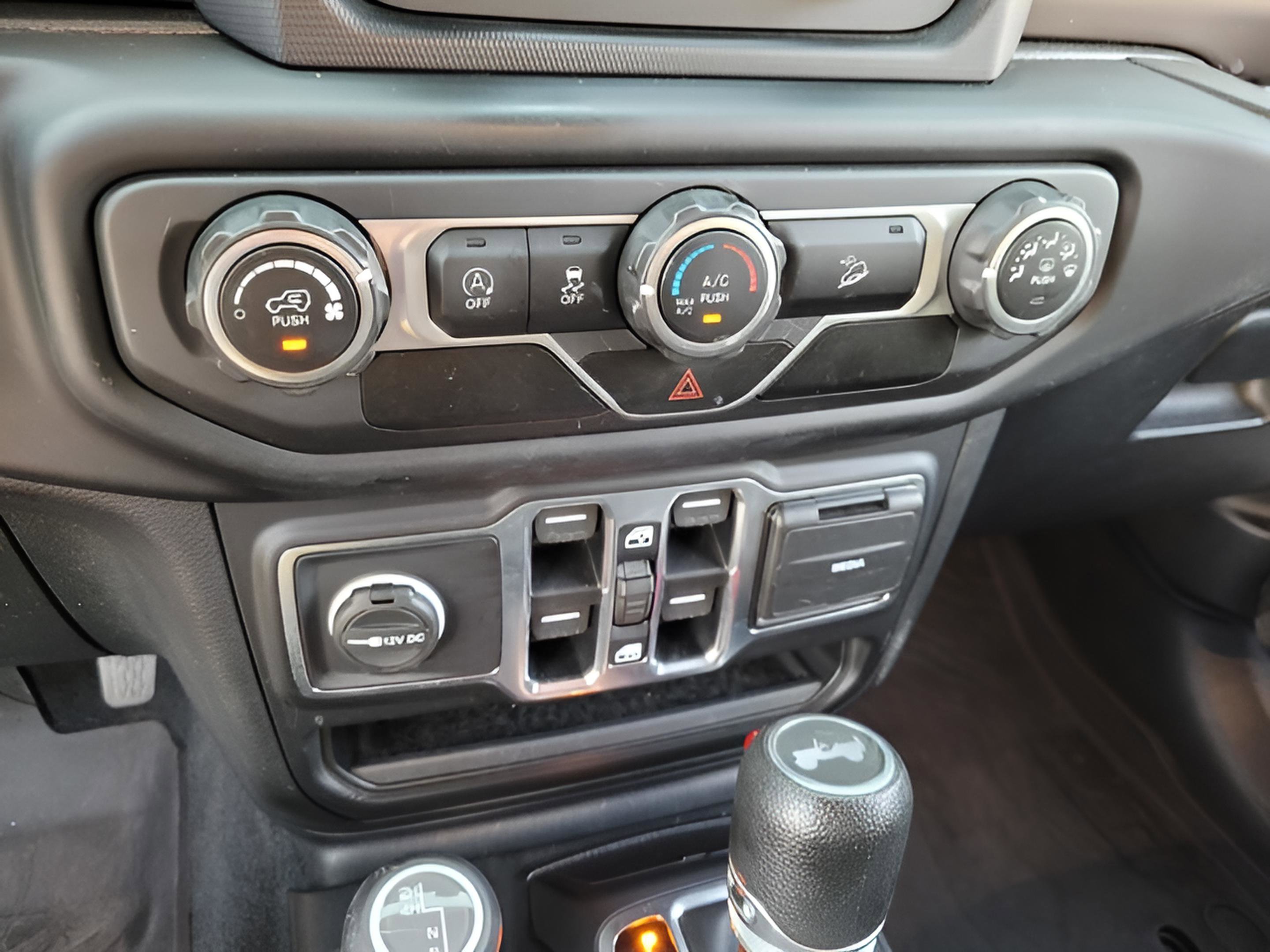 Used 2020 Jeep Wrangler Unlimited Sport image 18