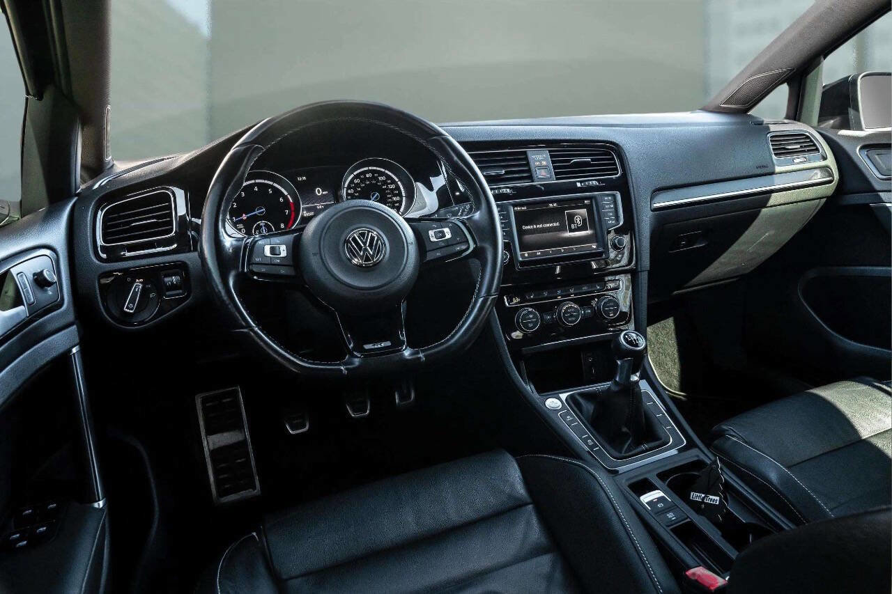 Used 2016 Volkswagen Golf R 4-Door image 4