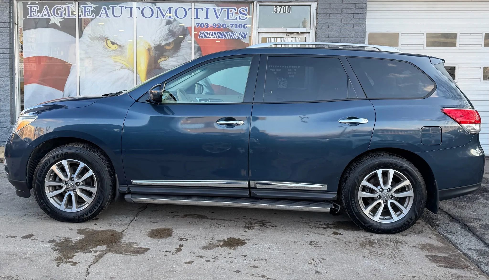 Used 2013 Nissan Pathfinder SL w/ SL Premium Pkg image 6