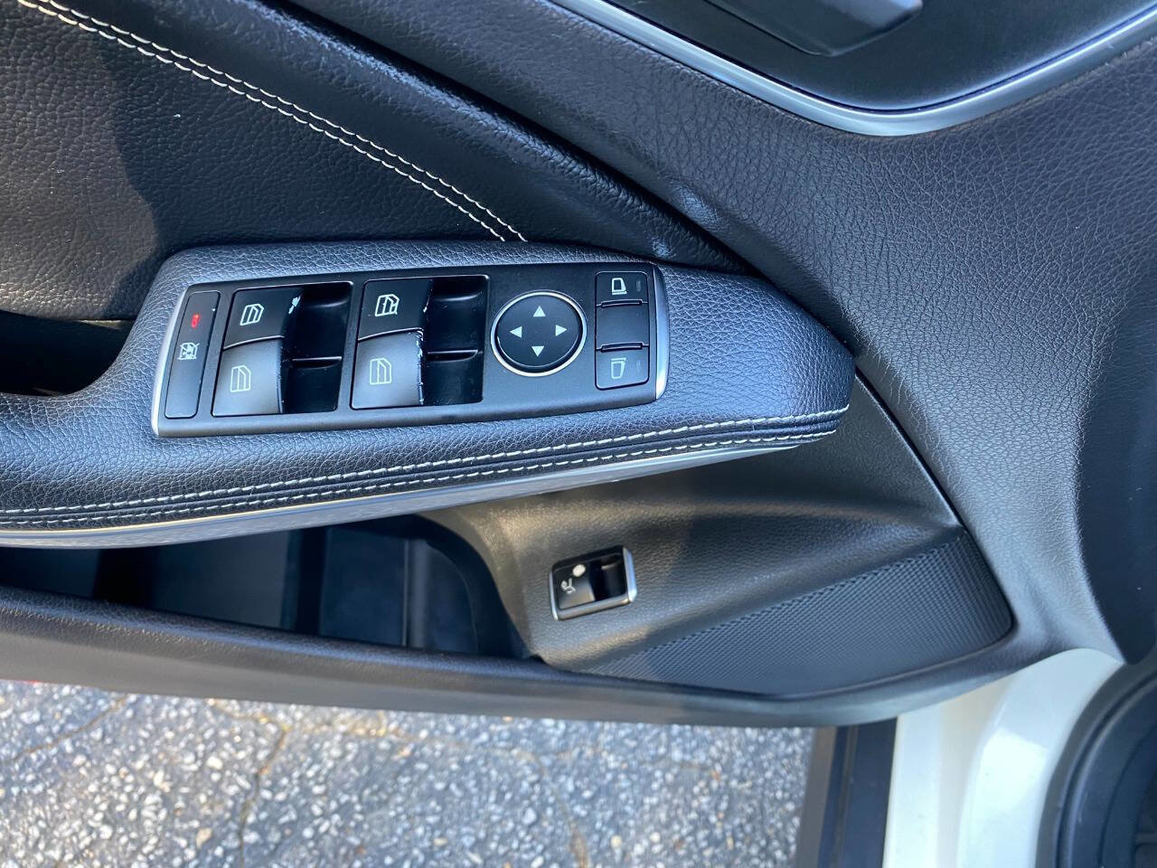 Used 2017 Mercedes-Benz GLA 250 4MATIC image 11