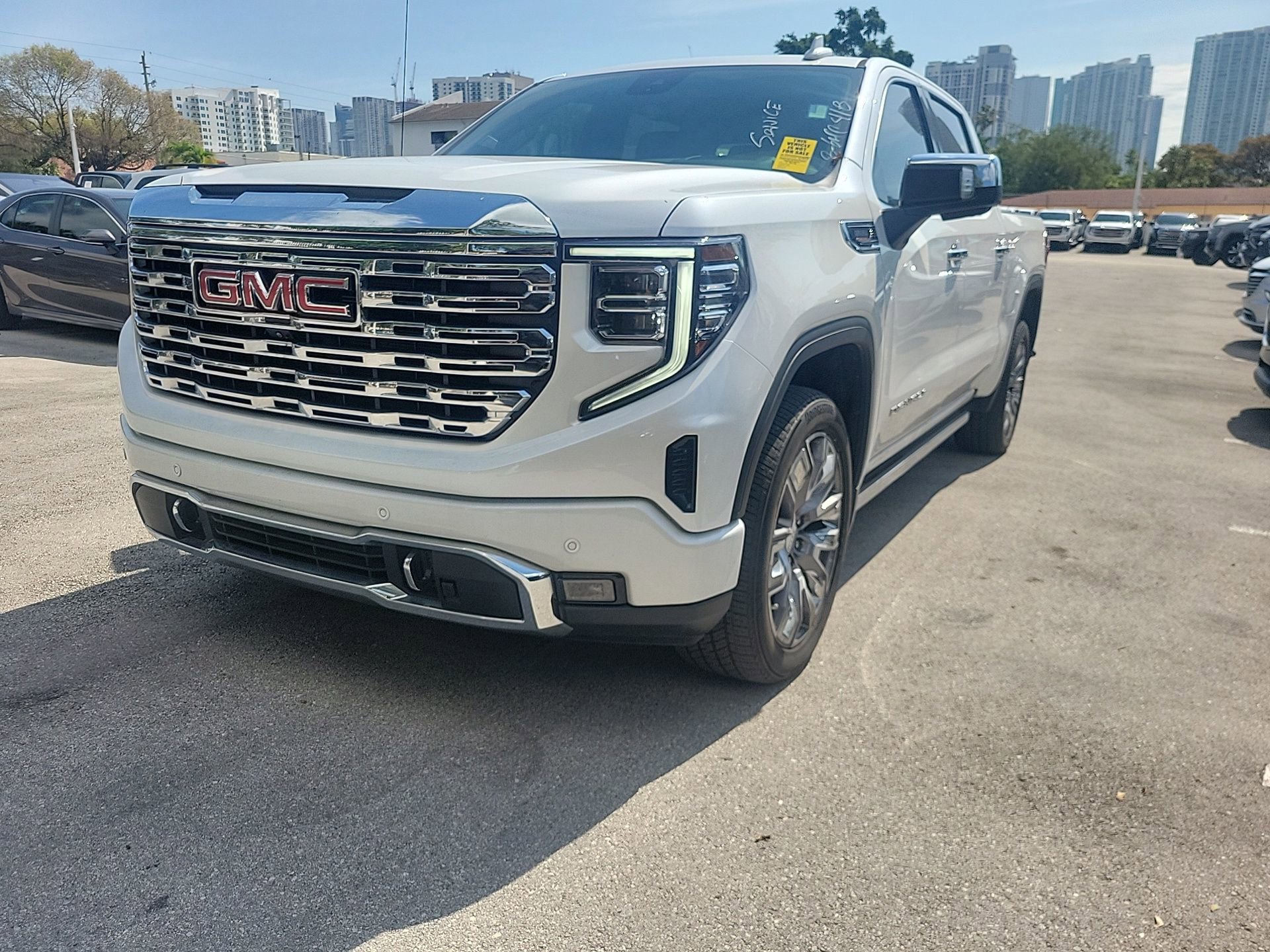 Used 2023 GMC Sierra 1500 Denali w/ Denali Reserve Package AWD/4WD image 2