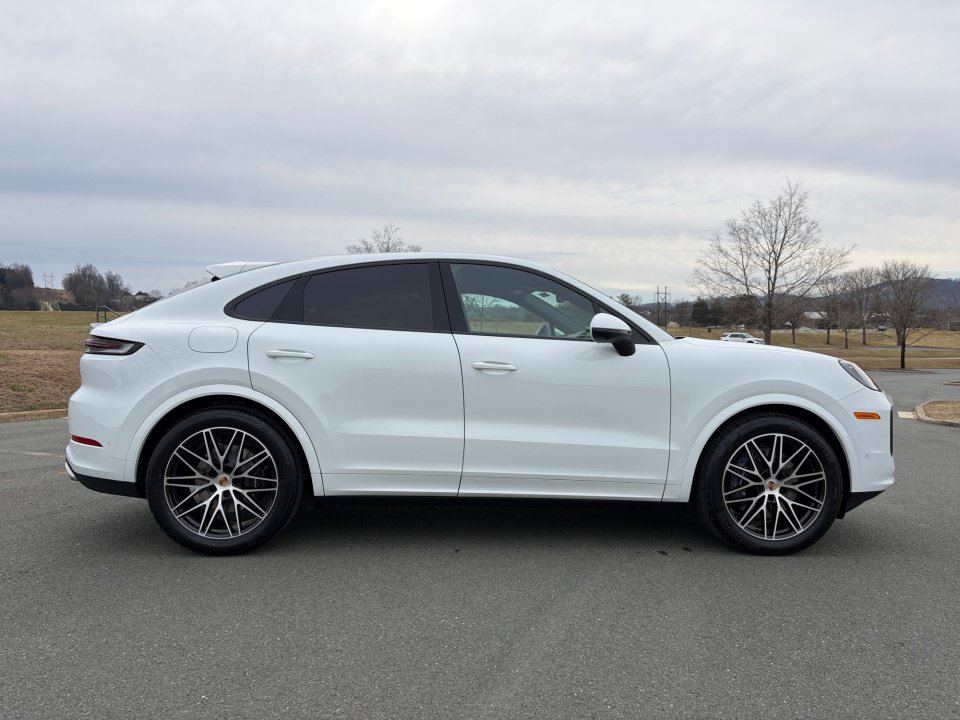 New 2026 Porsche Cayenne Coupe AWD/4WD image 8