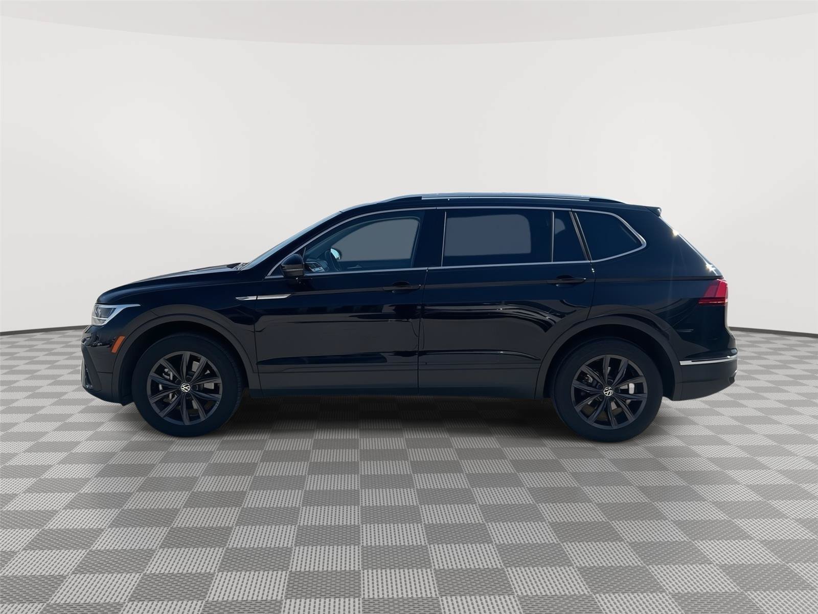 Certified 2022 Volkswagen Tiguan SE AWD/4WD image 6