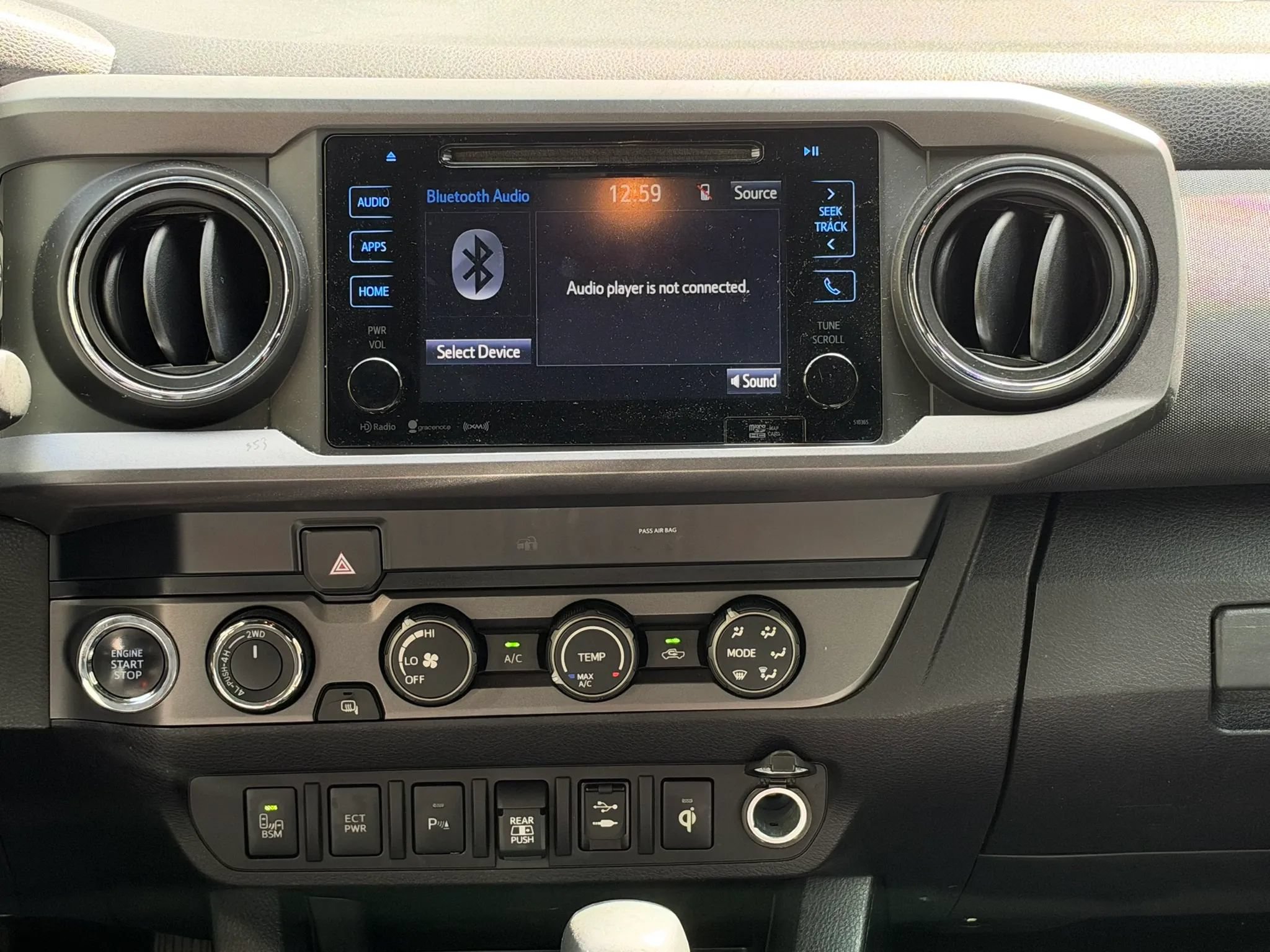 Used 2019 Toyota Tacoma TRD Off-Road w/ Technology Package AWD/4WD image 11