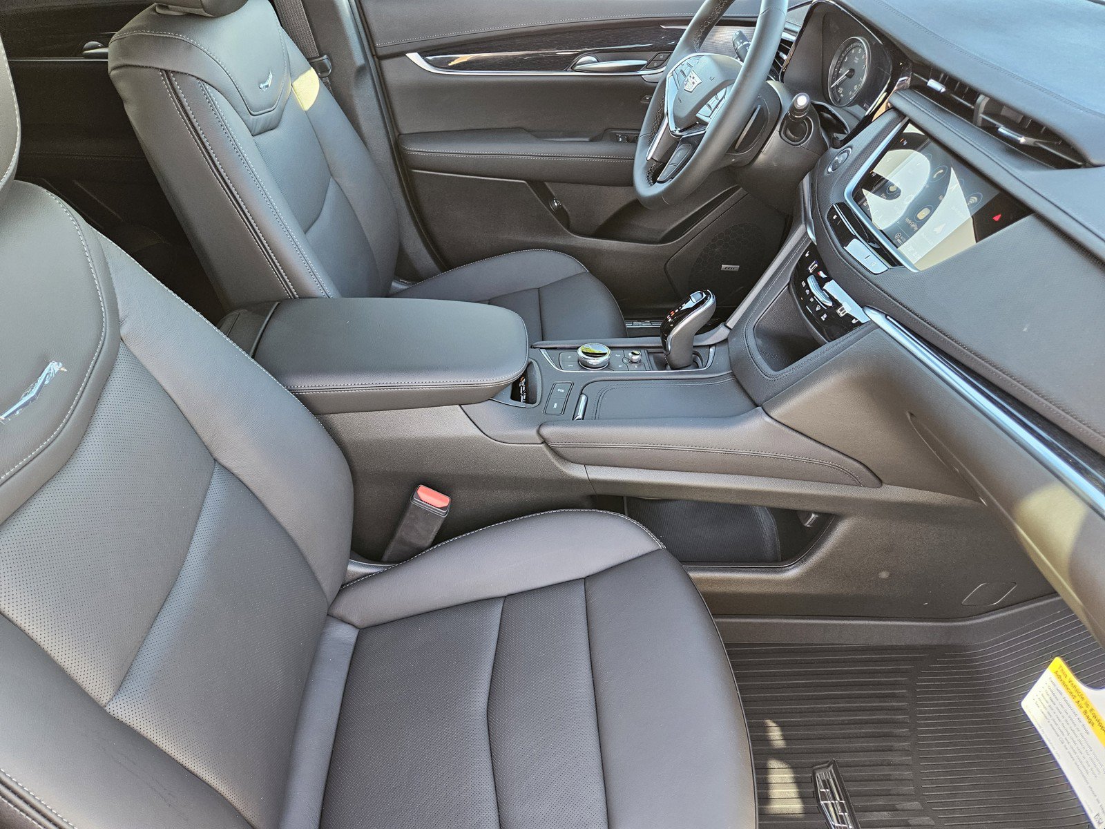 New 2026 Cadillac XT5 Premium Luxury w/ LPO, Floor Liner Package FWD image 10