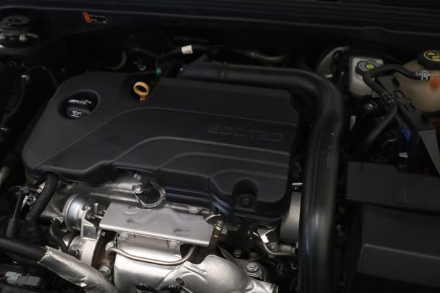 Used 2019 Chevrolet Malibu LT w/ Driver Confidence Package II image 8