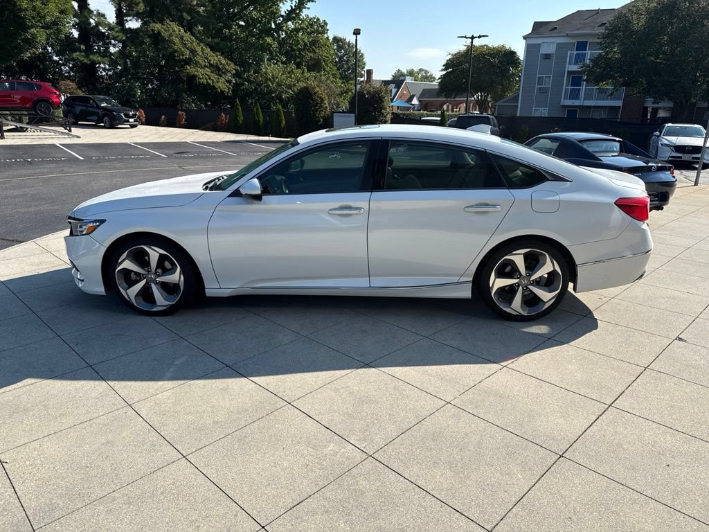 Used 2018 Honda Accord Touring image 4