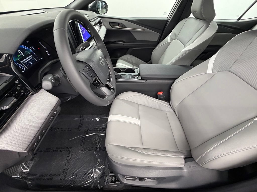 Used 2026 Toyota Camry SE FWD image 22