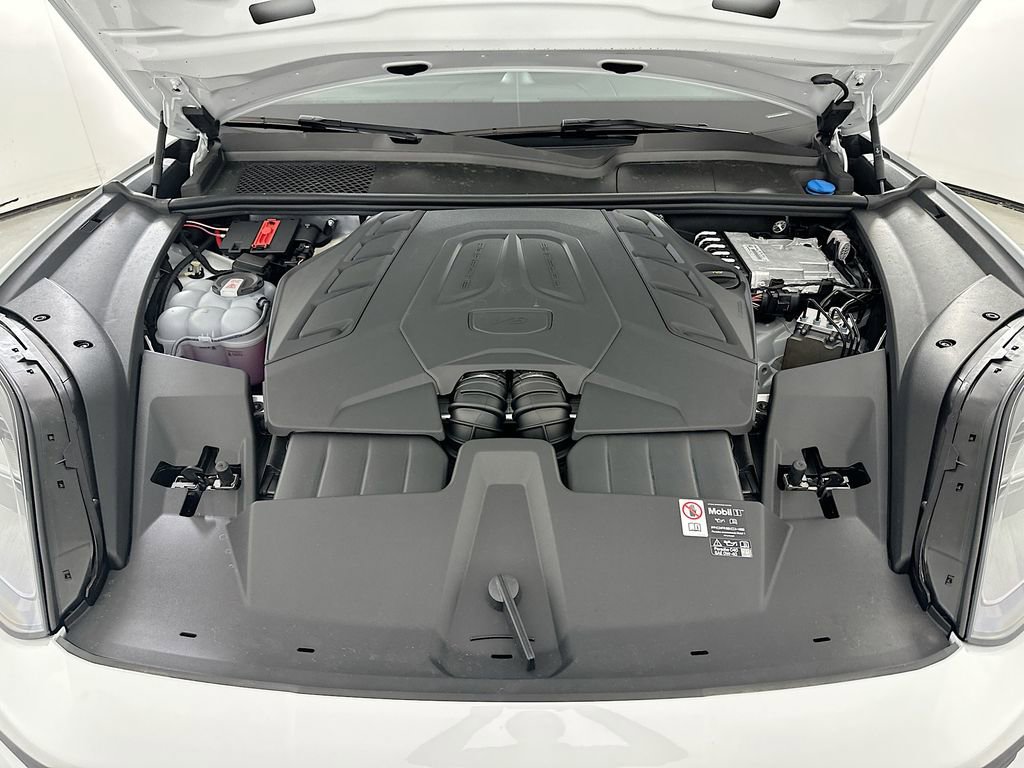 New 2025 Porsche Cayenne S image 32