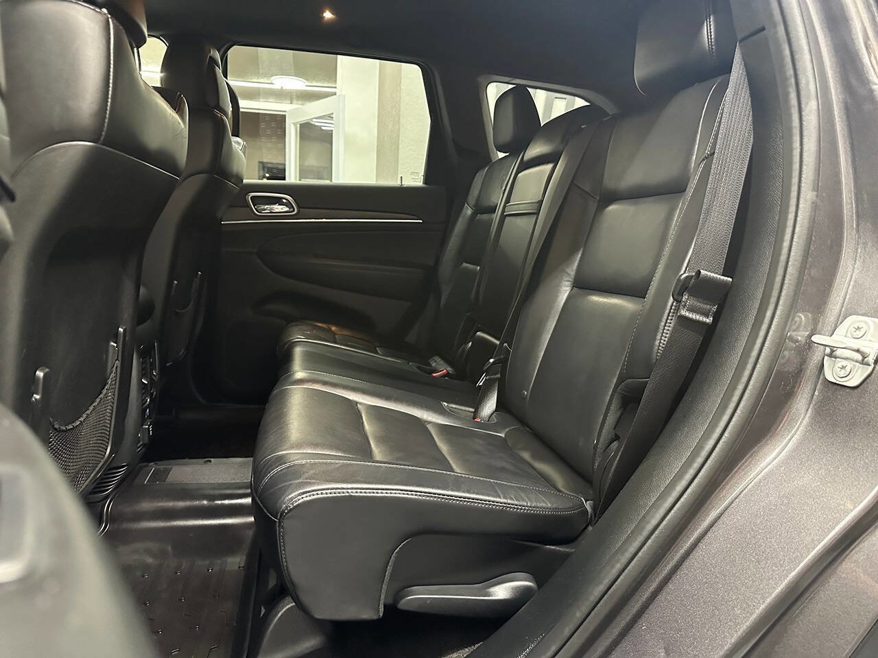Used 2018 Jeep Grand Cherokee Limited image 24