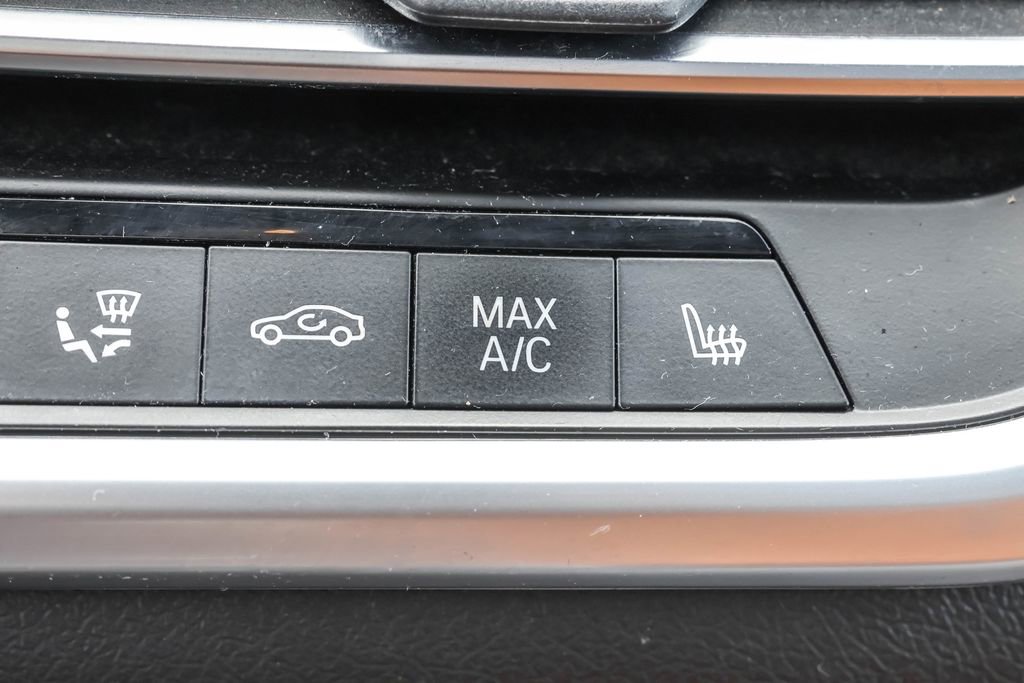 Used 2022 BMW X5 xDrive40i w/ Parking Assistance Package AWD/4WD image 28