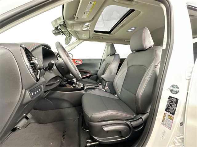 Used 2025 Kia Soul GT-Line image 4