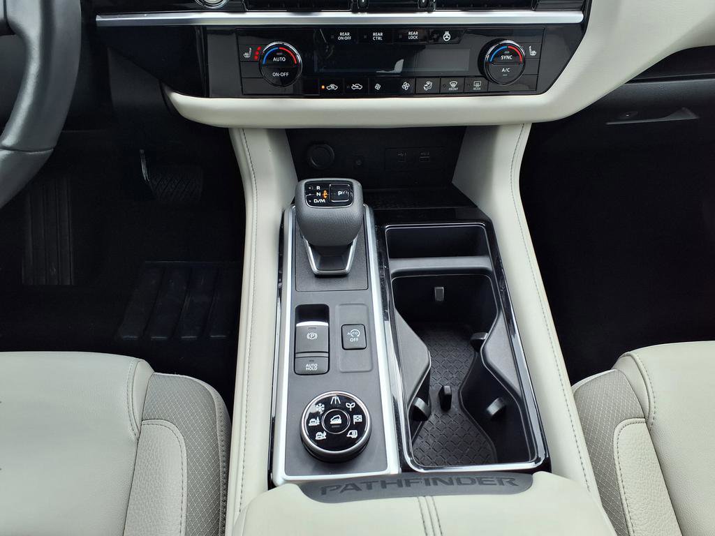 Used 2024 Nissan Pathfinder SL image 47
