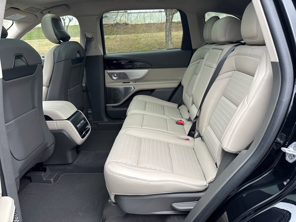 Used 2025 Lincoln Nautilus Reserve image 26