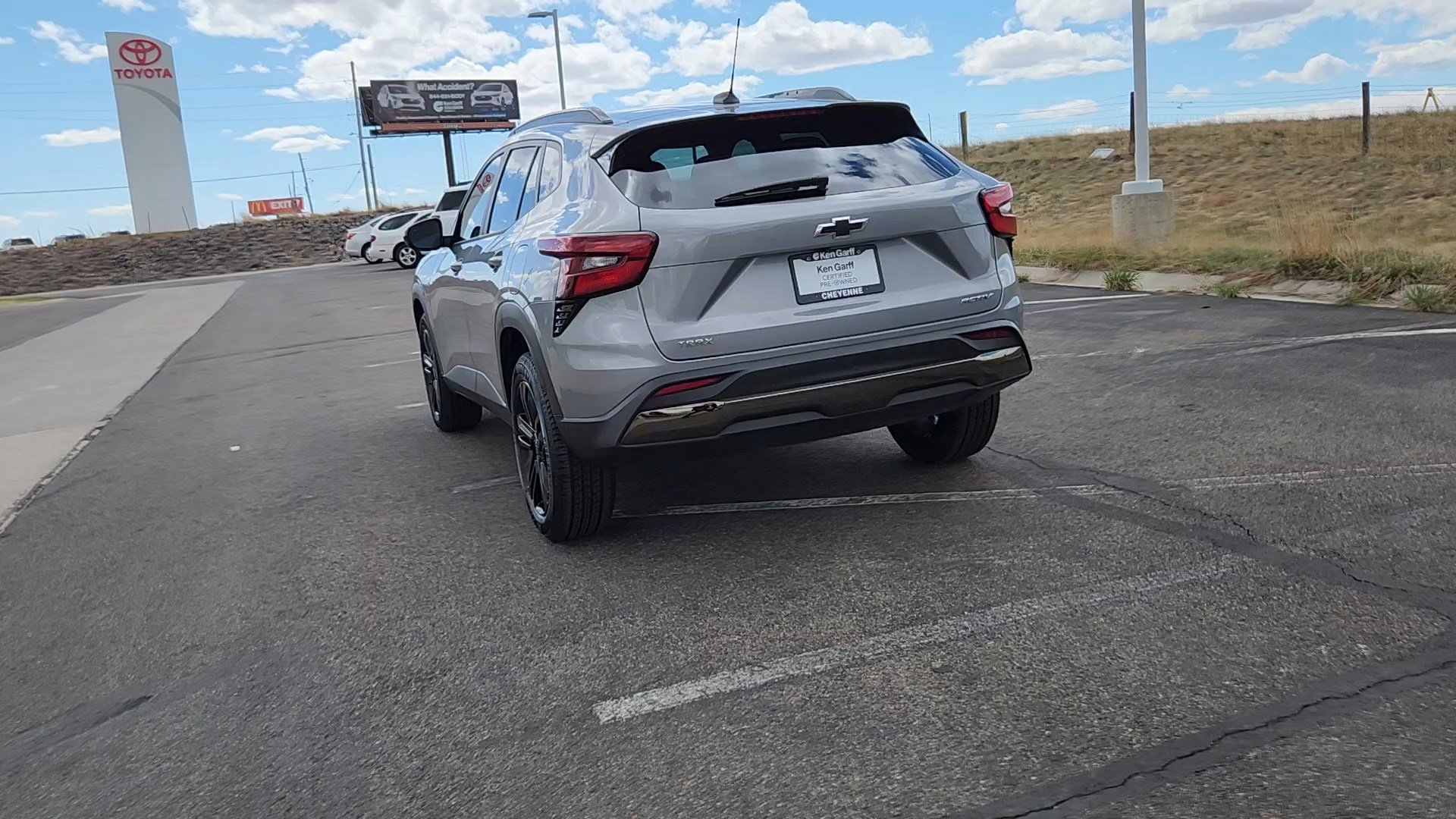 Used 2024 Chevrolet Trax ACTIV w/ Driver Confidence Package image 3