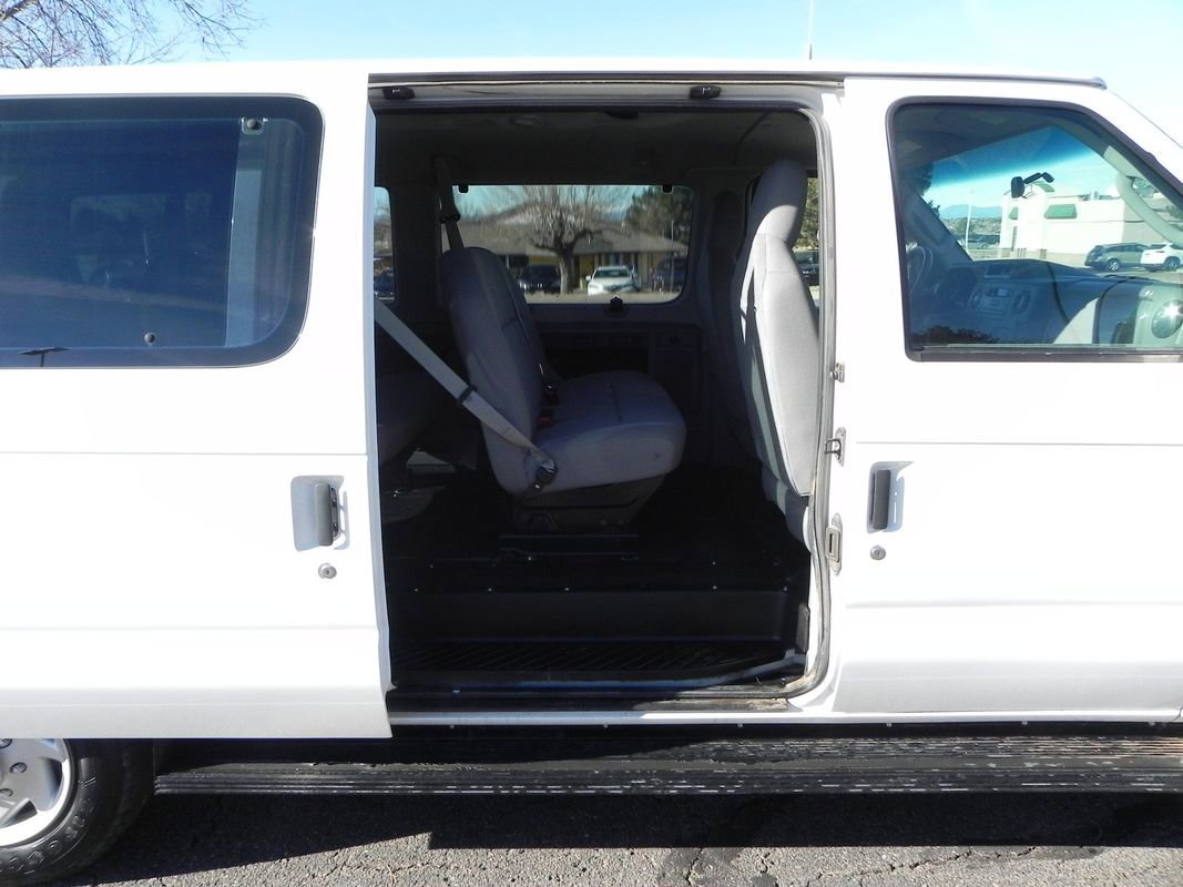 Used 2009 Ford E-150 and Econoline 150 Wagon image 17