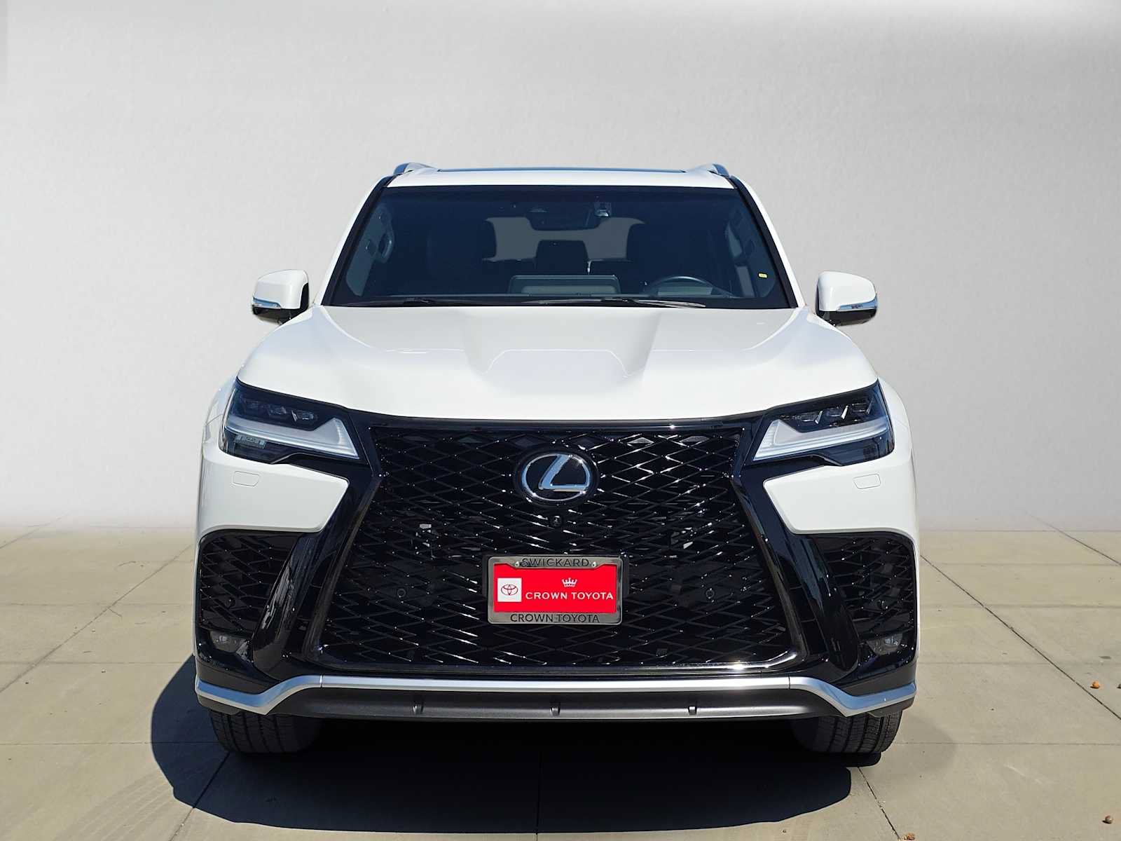 Used 2023 Lexus LX 600 F Sport w/ Accessory Package (Z1) AWD/4WD image 8