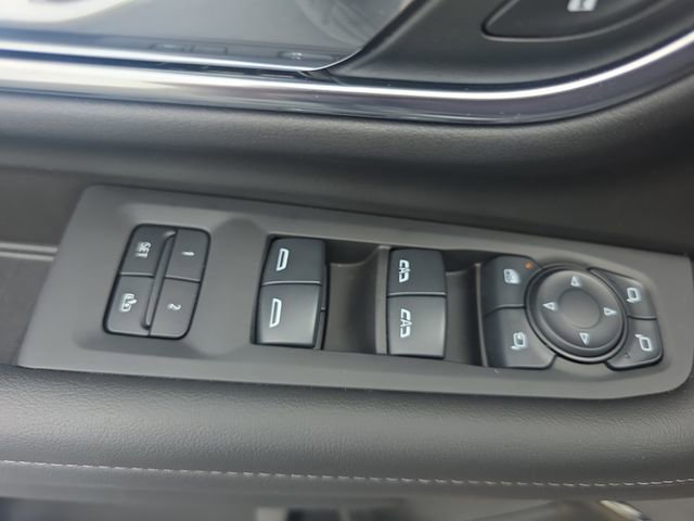 Used 2024 Chevrolet Tahoe LT w/ LT Signature Package AWD/4WD image 11