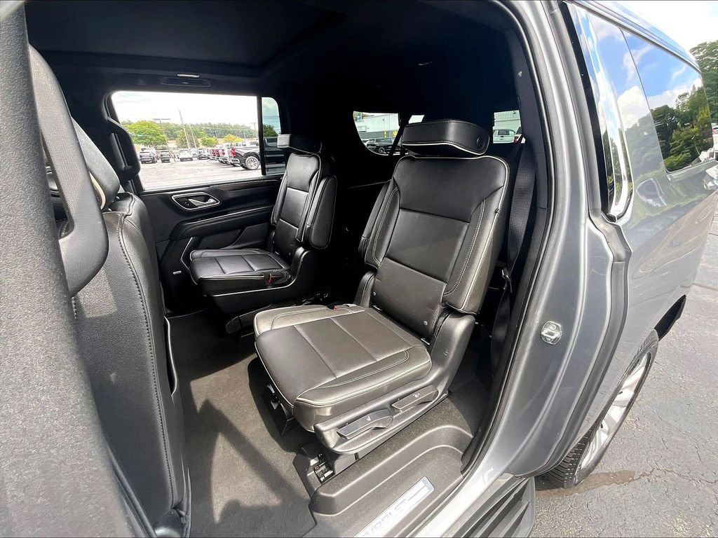 Used 2021 Chevrolet Suburban Premier AWD/4WD image 14