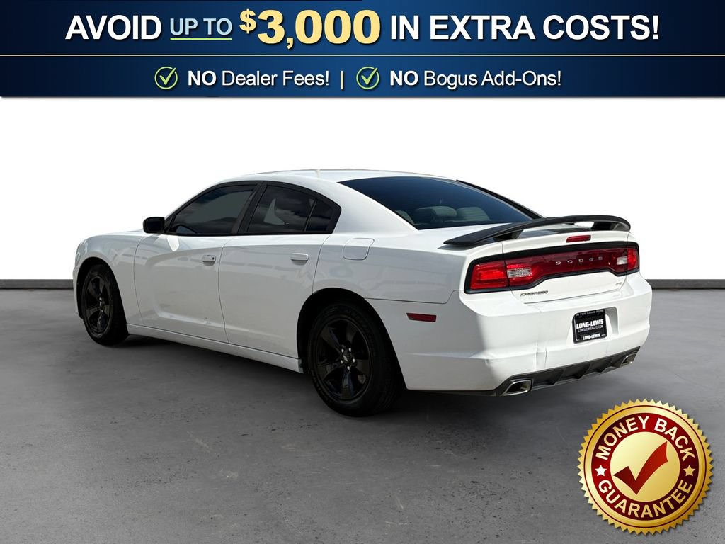 Used 2013 Dodge Charger SE RWD image 4