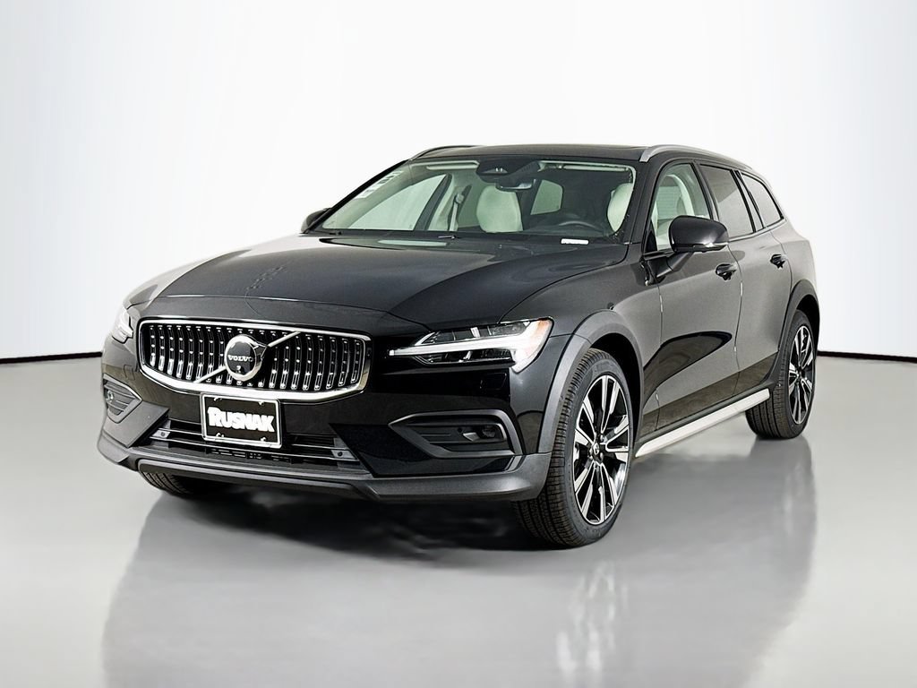 New 2026 Volvo V60 B5 Cross Country Ultra w/ Climate Package AWD/4WD image 3