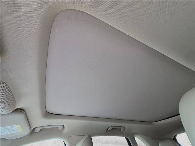 Used 2018 Lincoln MKC Reserve FWD image 15