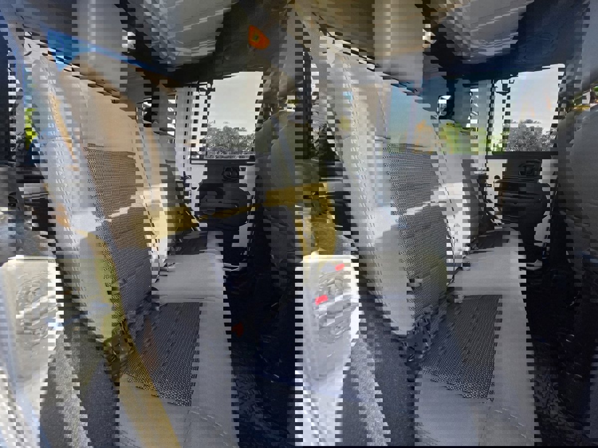 Used 2010 Jeep Wrangler Unlimited Rubicon image 10