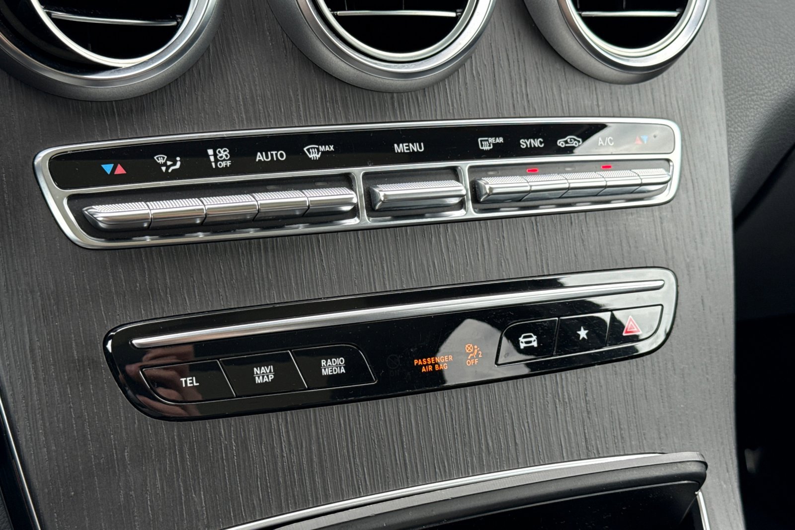 Certified 2022 Mercedes-Benz GLC 300 w/ Premium Package Lite image 20