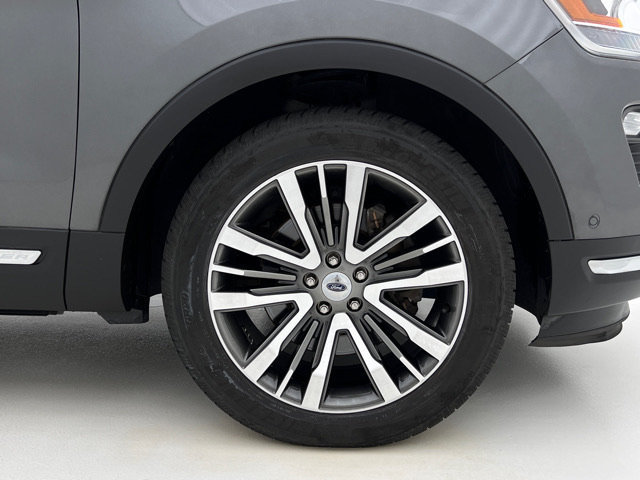 Used 2018 Ford Explorer Platinum AWD/4WD image 32