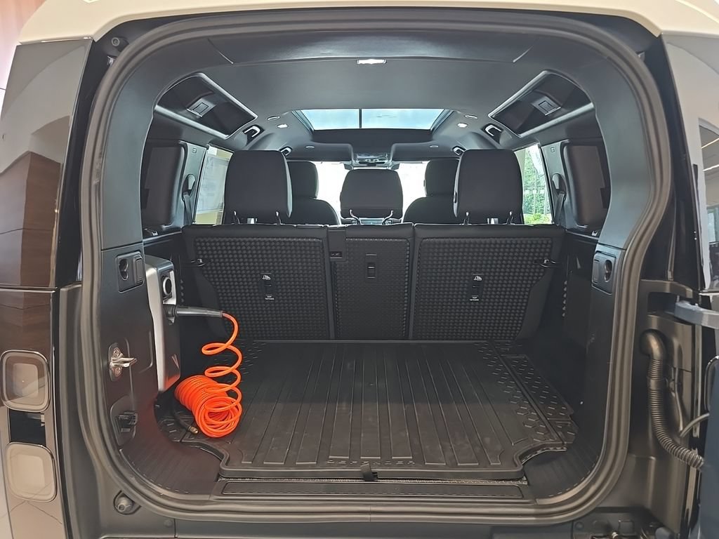 New 2026 Land Rover Defender 110 S AWD/4WD image 25