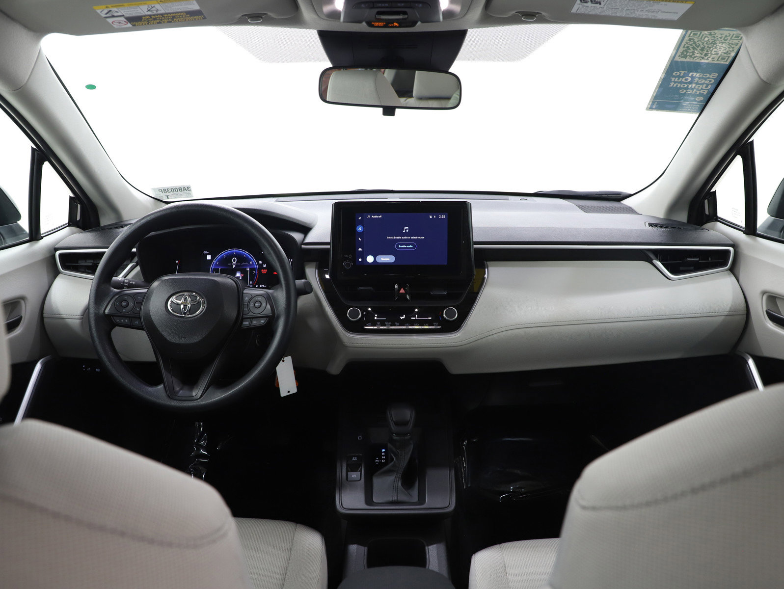 Used 2026 Toyota Corolla Cross L image 13