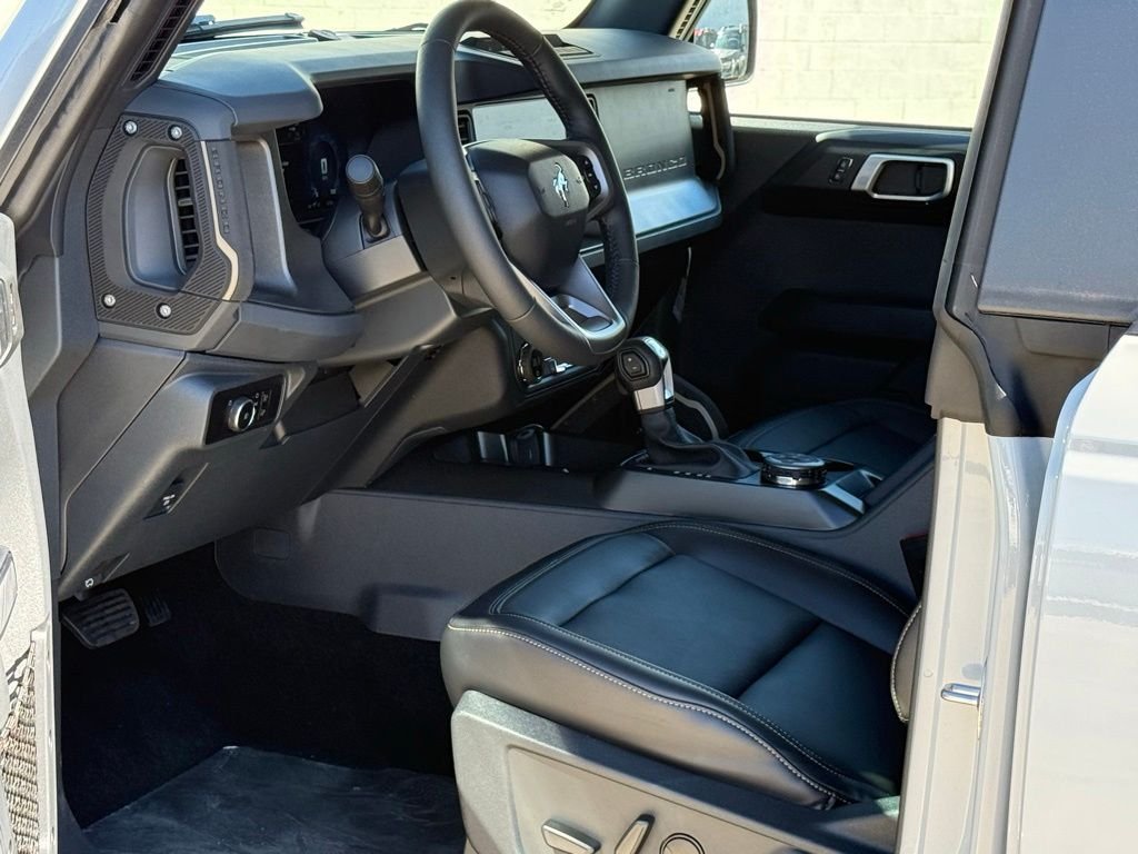 New 2026 Ford Bronco Badlands w/ Sasquatch Package AWD/4WD image 5