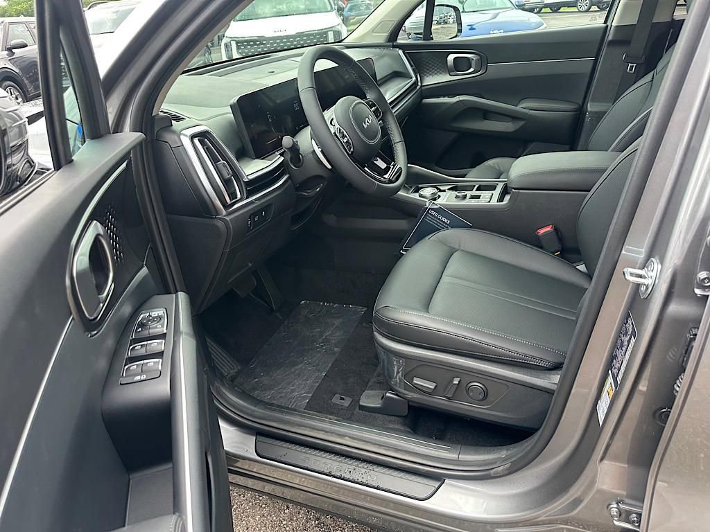 New 2025 Kia Sorento EX image 11