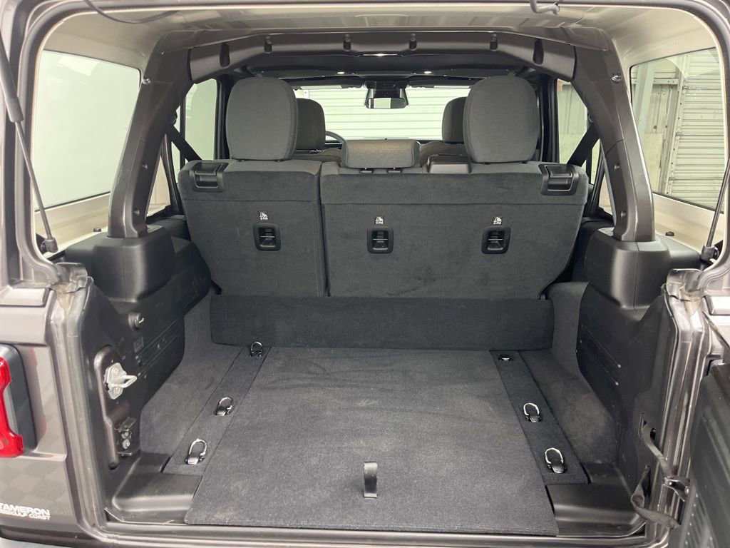 Used 2025 Jeep Wrangler Unlimited Sahara w/ Safety Group AWD/4WD image 23