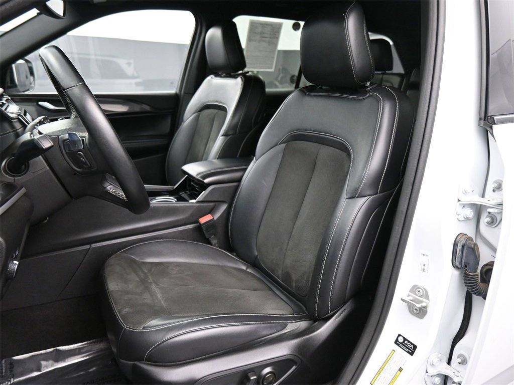 Used 2022 Jeep Grand Cherokee Altitude image 18