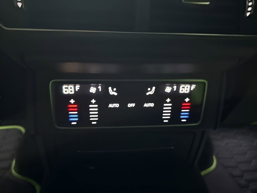Used 2019 Lamborghini Urus AWD/4WD image 13