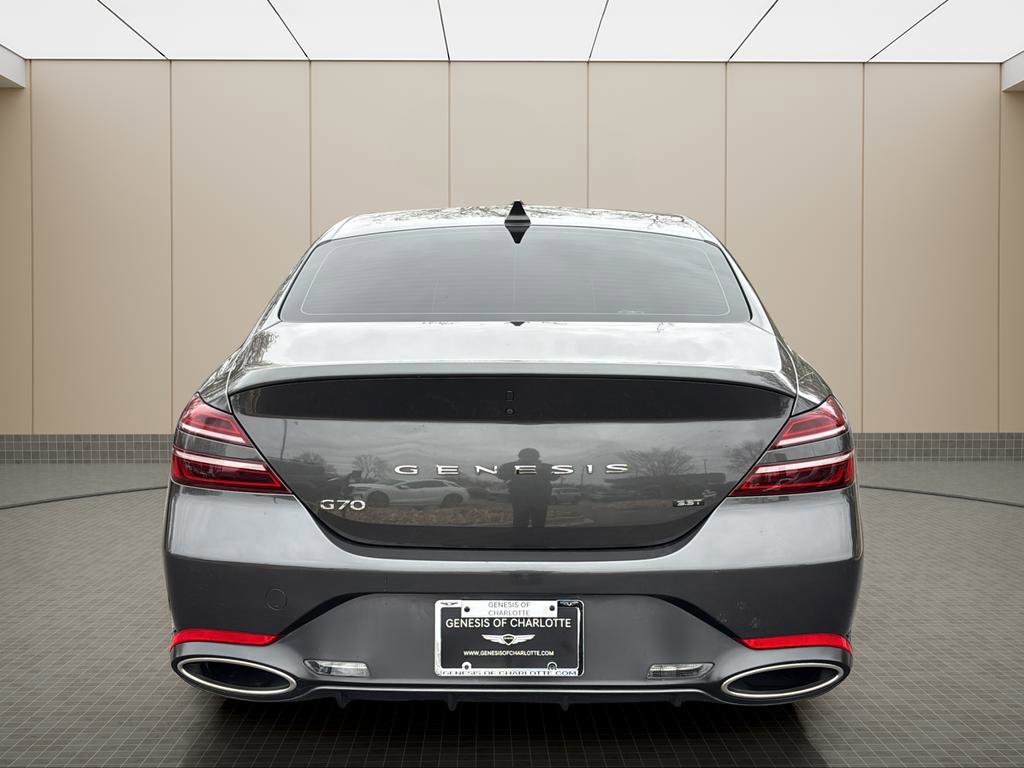 Used 2022 Genesis G70 3.3T image 4
