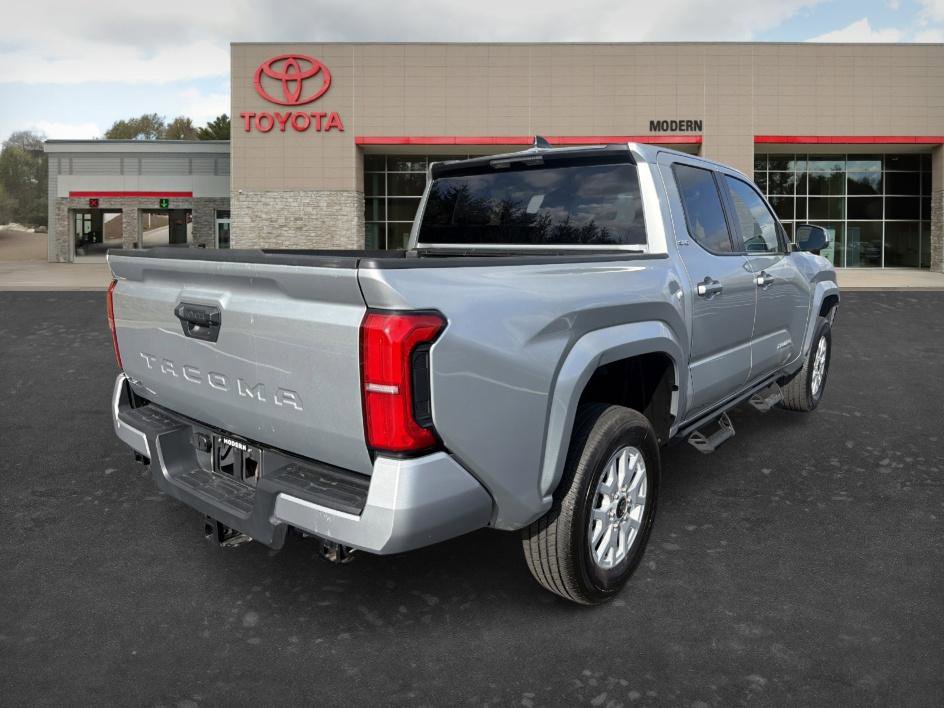 Certified 2024 Toyota Tacoma SR5 AWD/4WD image 5