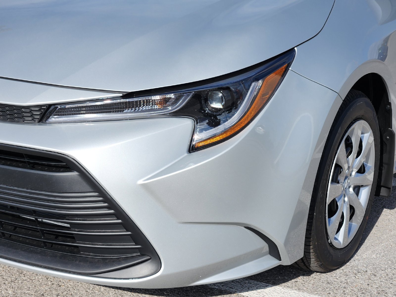 New 2027 Toyota Corolla LE FWD image 10