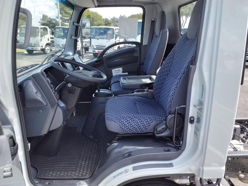 New 2025 Chevrolet Low Cab Forward RWD image 6