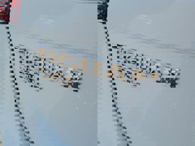 Certified 2021 Volkswagen Tiguan SEL image 6