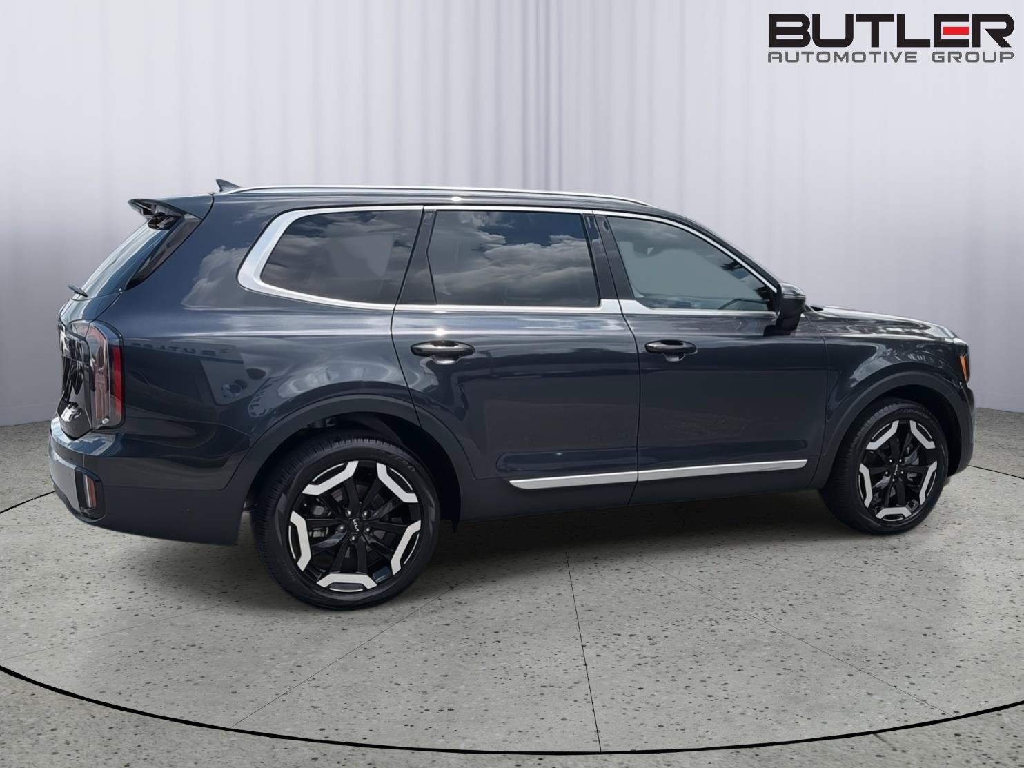 Used 2025 Kia Telluride EX FWD image 7