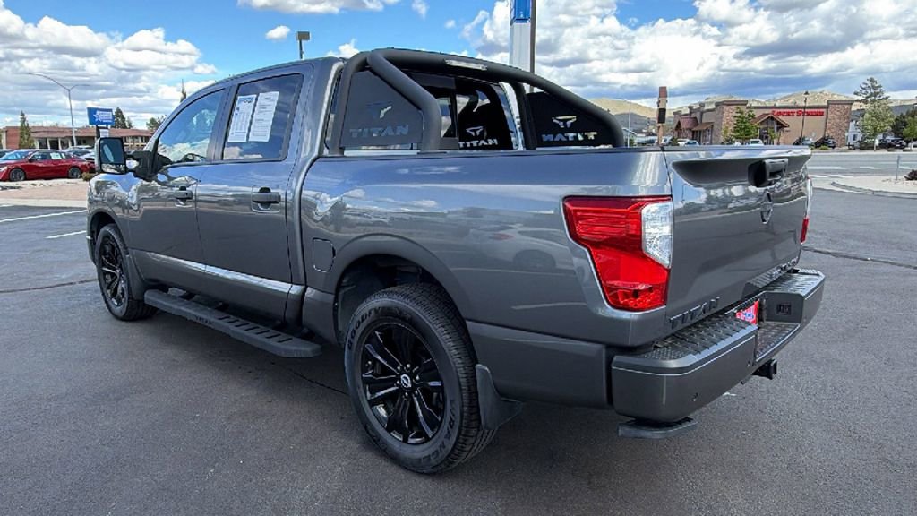 Used 2023 Nissan Titan SV w/ SV Convenience Package AWD/4WD image 5