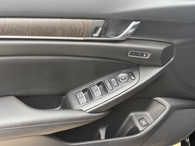 Used 2020 Honda Accord Touring image 26