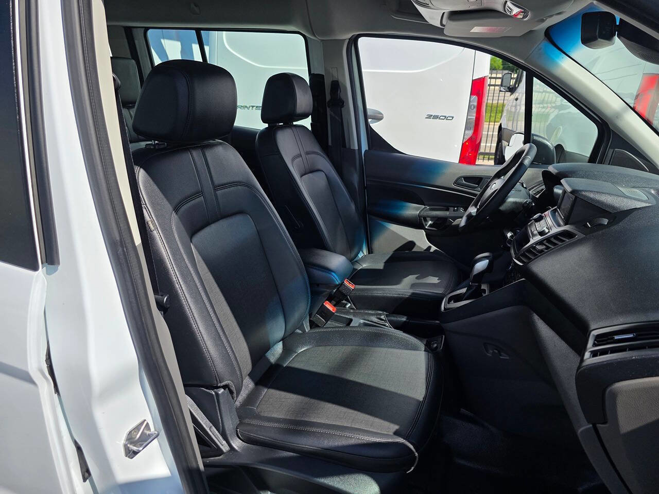 Used 2020 Ford Transit Connect XL image 10