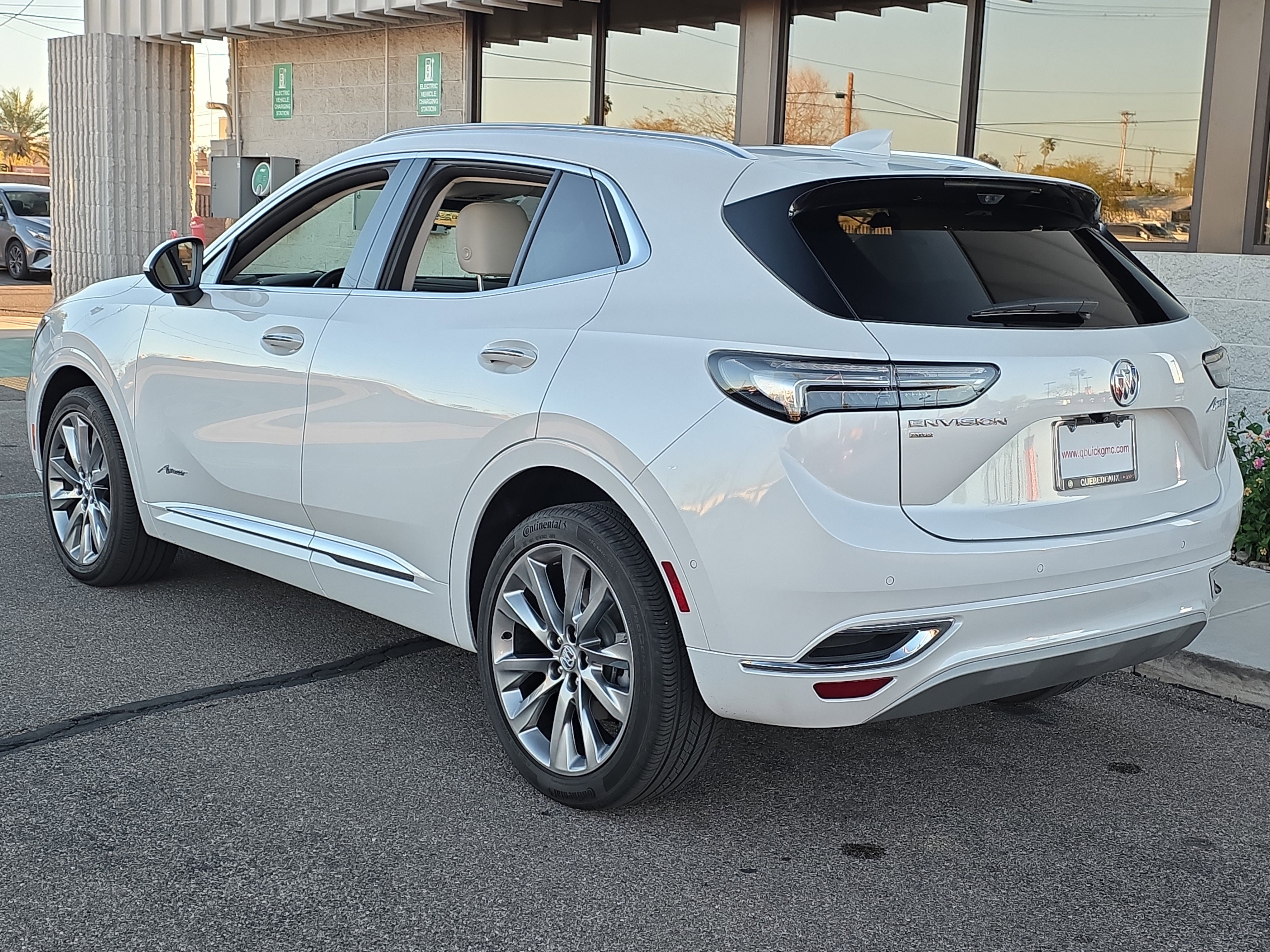 Used 2023 Buick Envision Avenir image 5