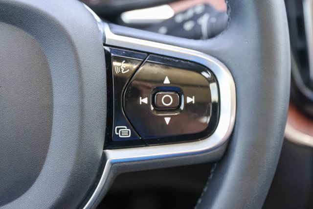 Used 2023 Volvo XC60 B5 Plus w/ Climate Package image 32