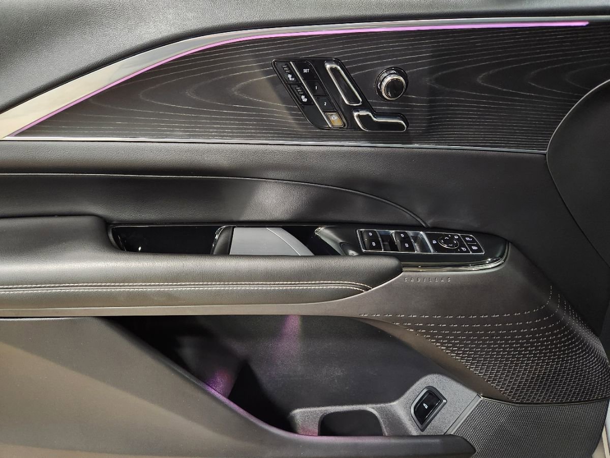 Used 2024 Cadillac Lyriq Luxury w/ LPO, Floor Liner Package image 43