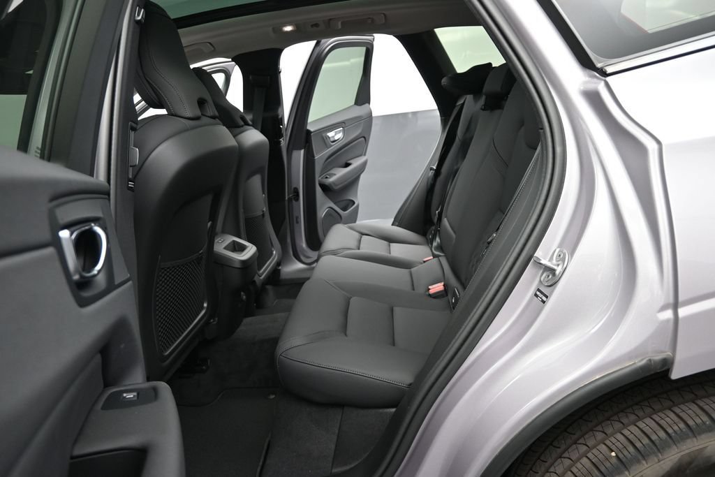 New 2026 Volvo XC60 B5 Core w/ Climate Package AWD/4WD image 13