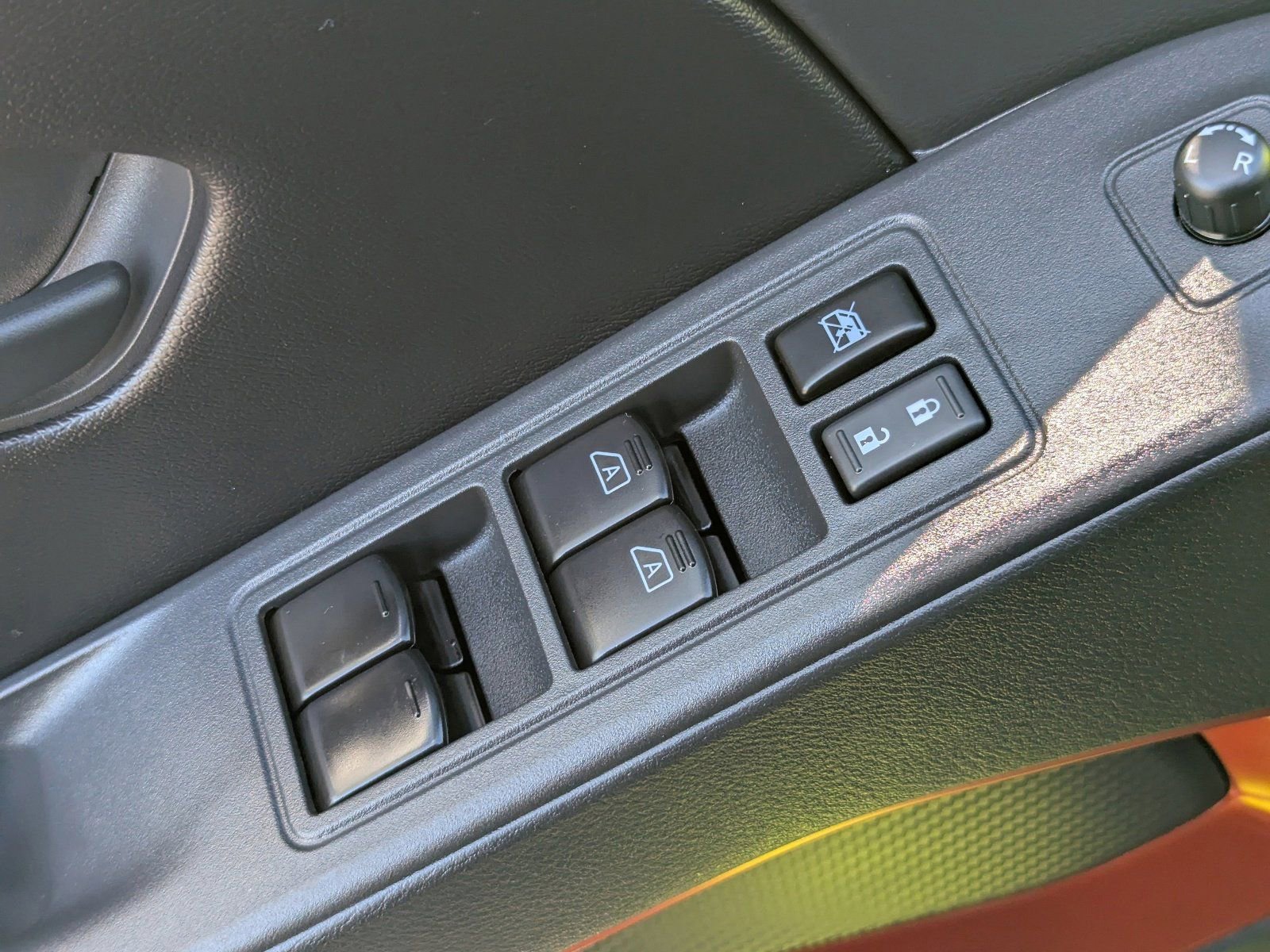 New 2026 Nissan Frontier Pro-X w/ Pro-X Convenience Package image 4